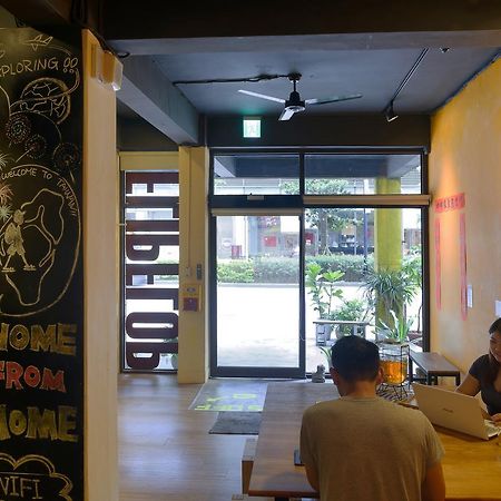 Flip Flop Hostel - Main Station Taipei Exterior photo
