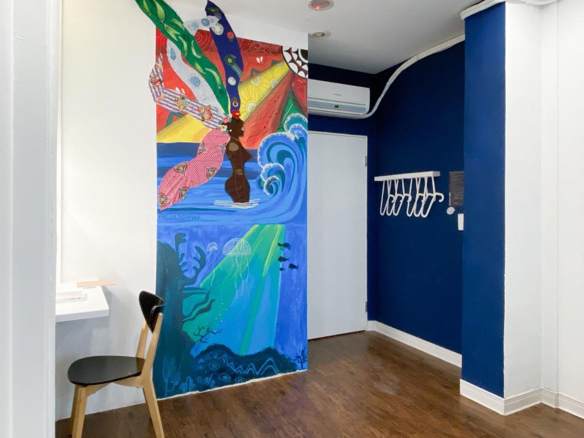 Flip Flop Hostel - Main Station Taipei Exterior photo