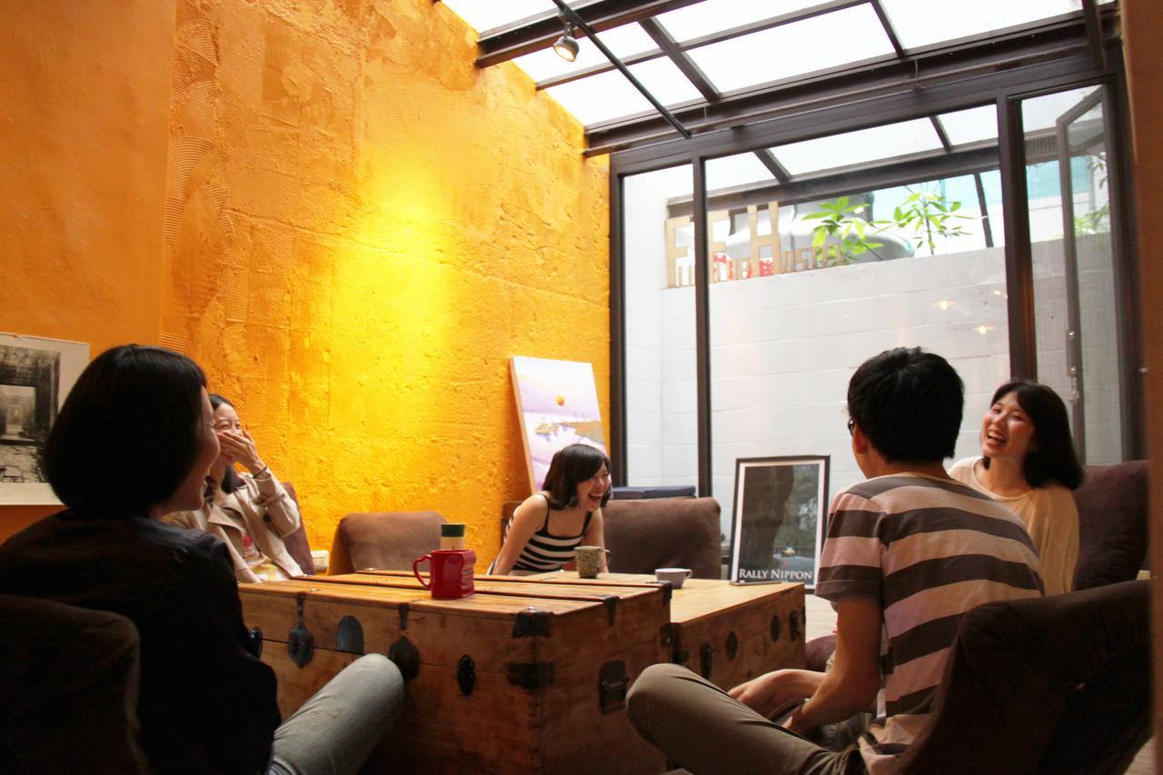 Flip Flop Hostel - Main Station Taipei Exterior photo