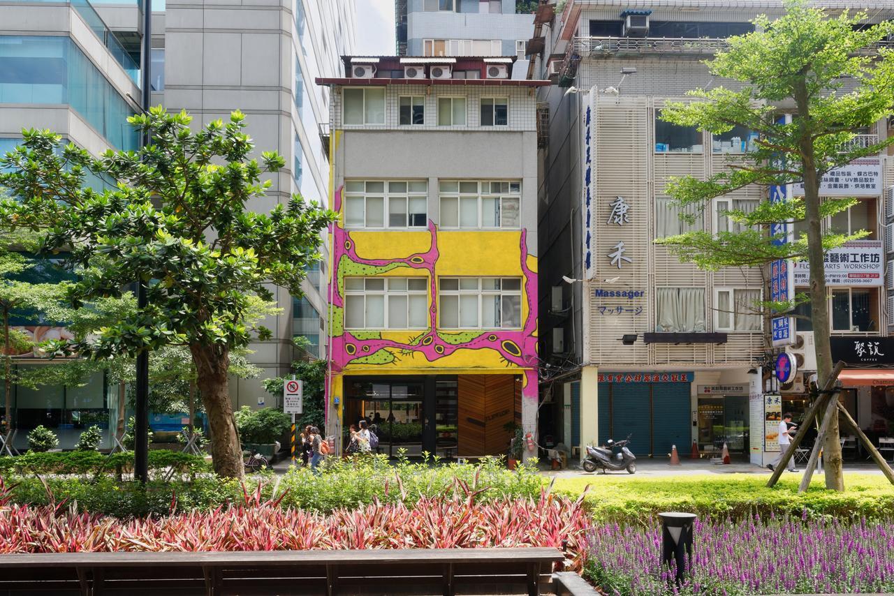 Flip Flop Hostel - Main Station Taipei Exterior photo