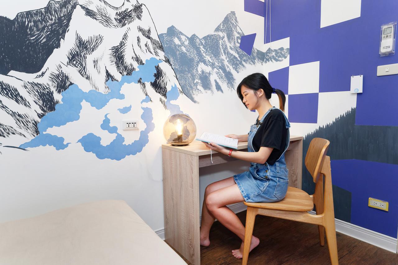 Flip Flop Hostel - Main Station Taipei Exterior photo