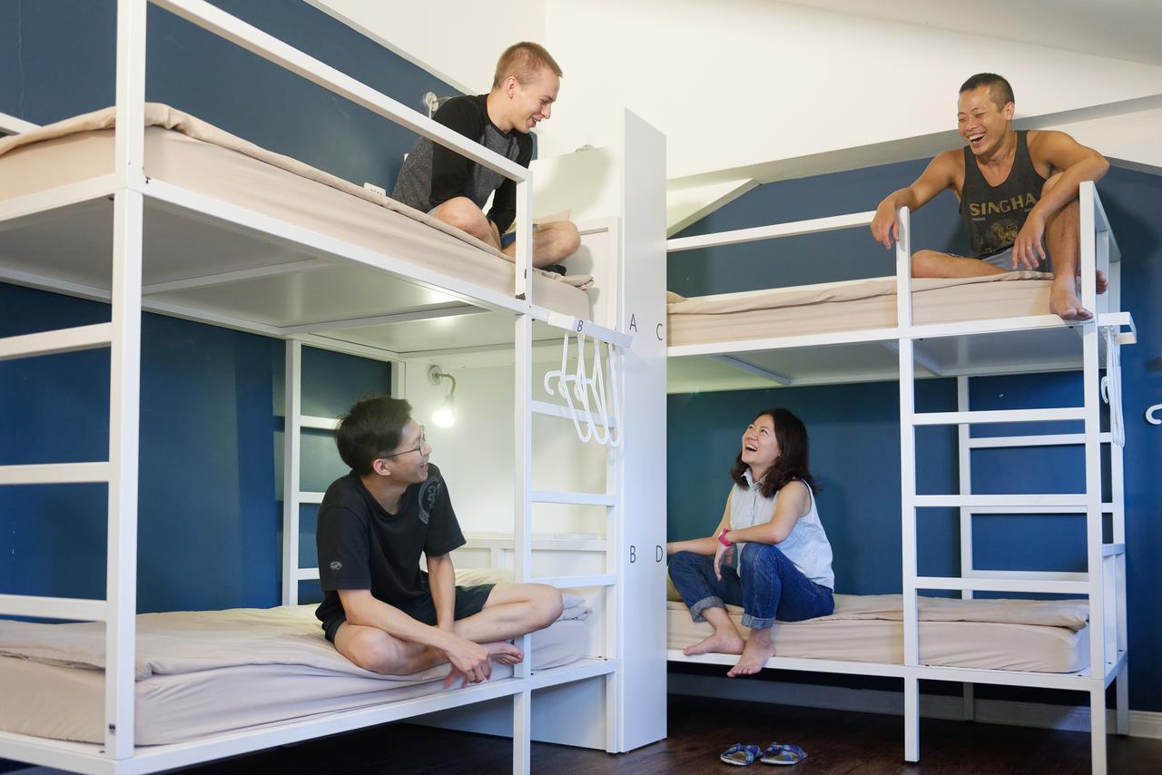 Flip Flop Hostel - Main Station Taipei Exterior photo