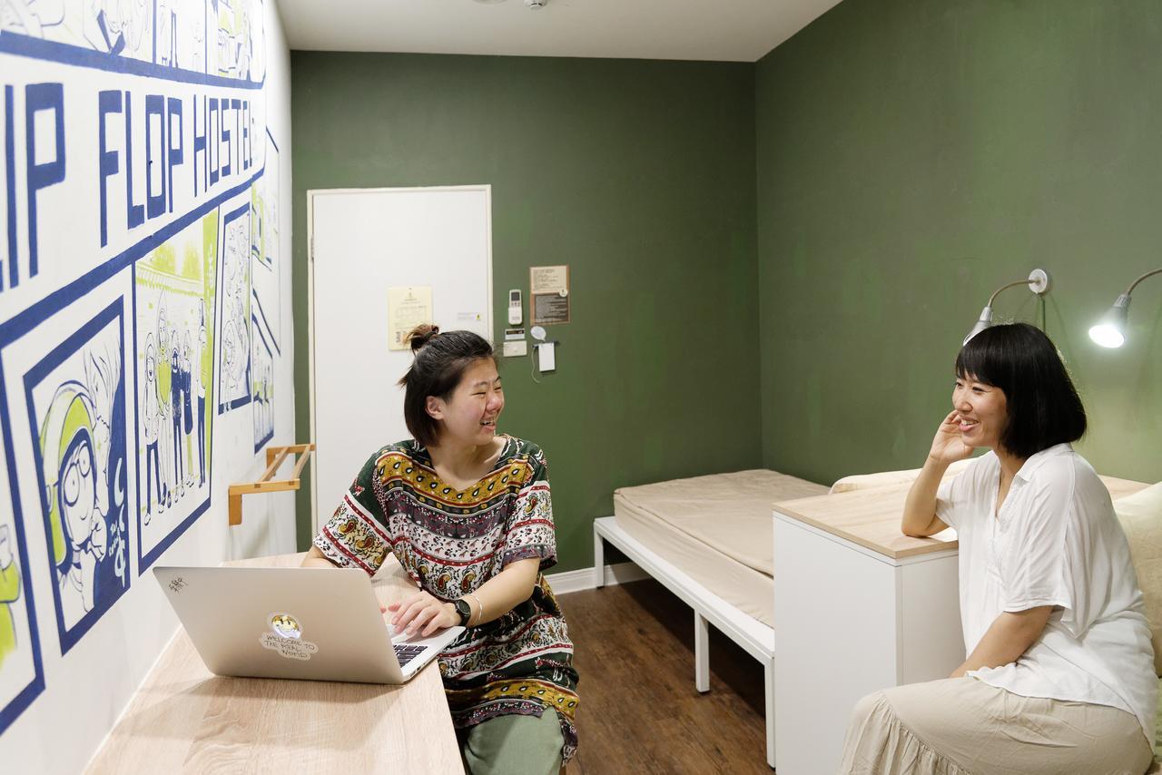 Flip Flop Hostel - Main Station Taipei Exterior photo