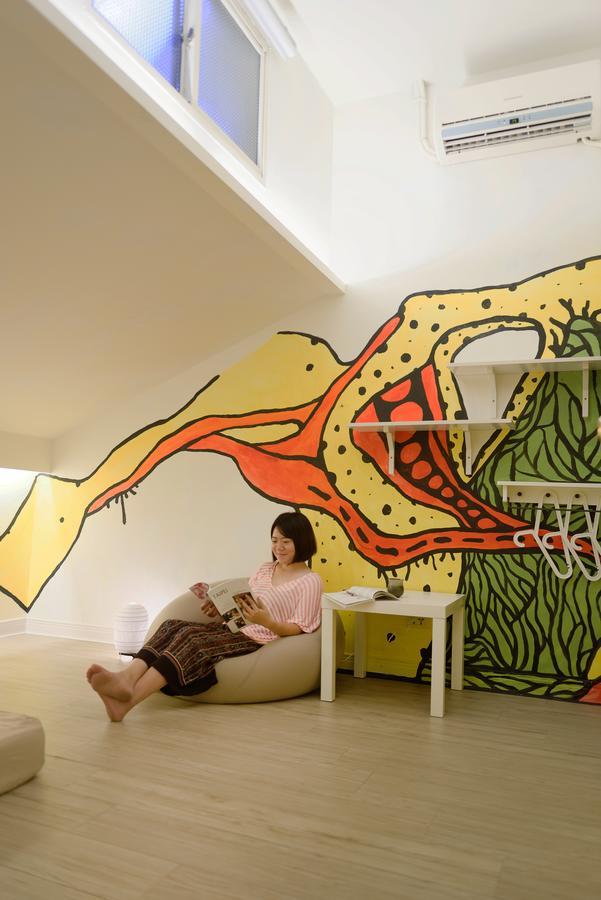 Flip Flop Hostel - Main Station Taipei Exterior photo
