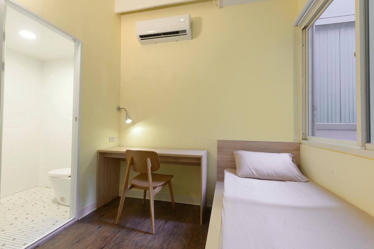 Flip Flop Hostel - Main Station Taipei Exterior photo