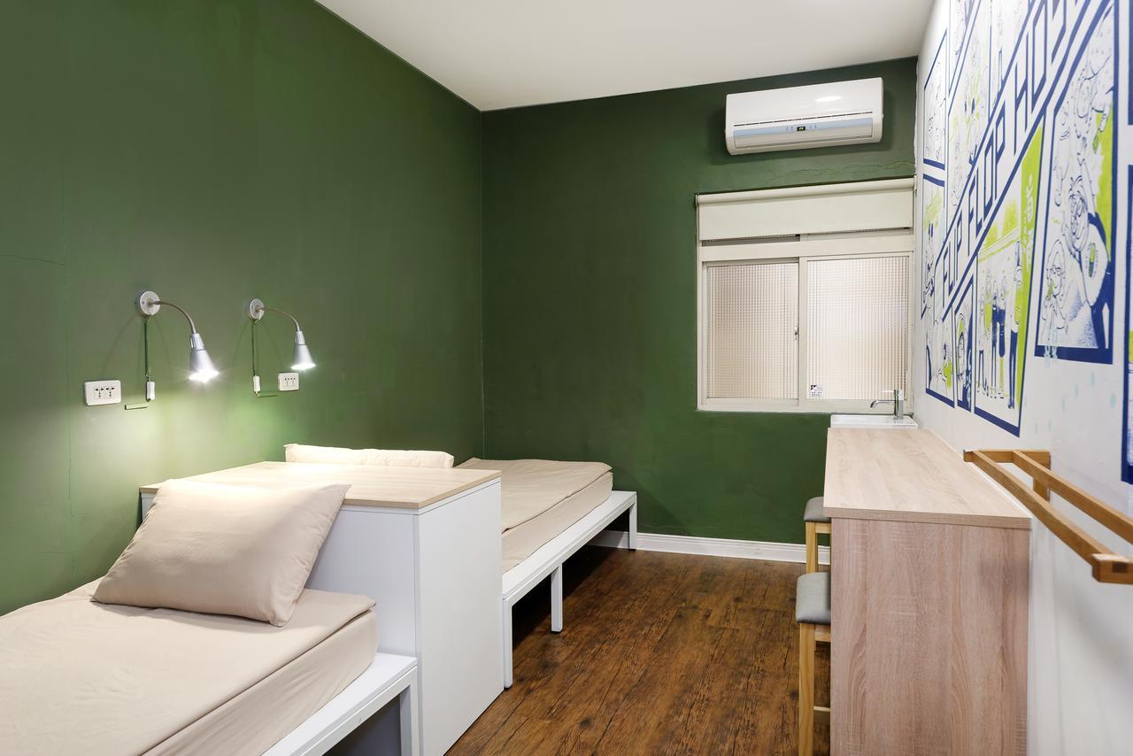Flip Flop Hostel - Main Station Taipei Exterior photo